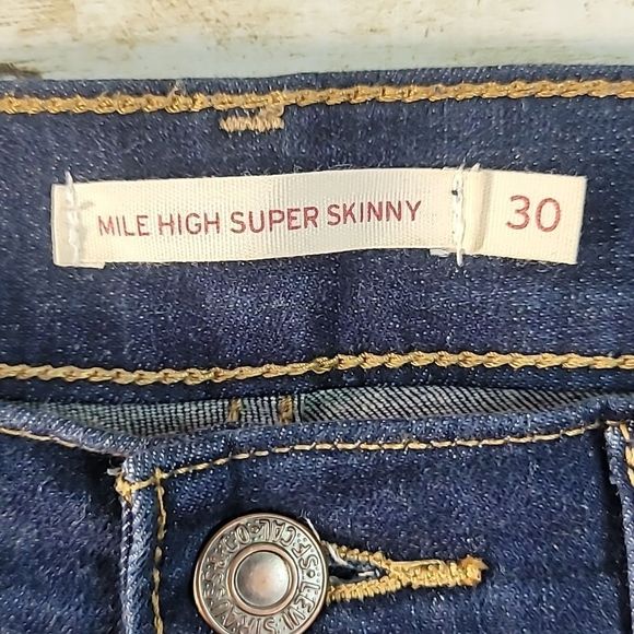 Levi's Mile High Super Skinny High Rise Jeans Size 30 Light Distress Medium Wash - Picture 4 of 12